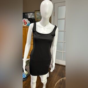 Black sleeveless dress